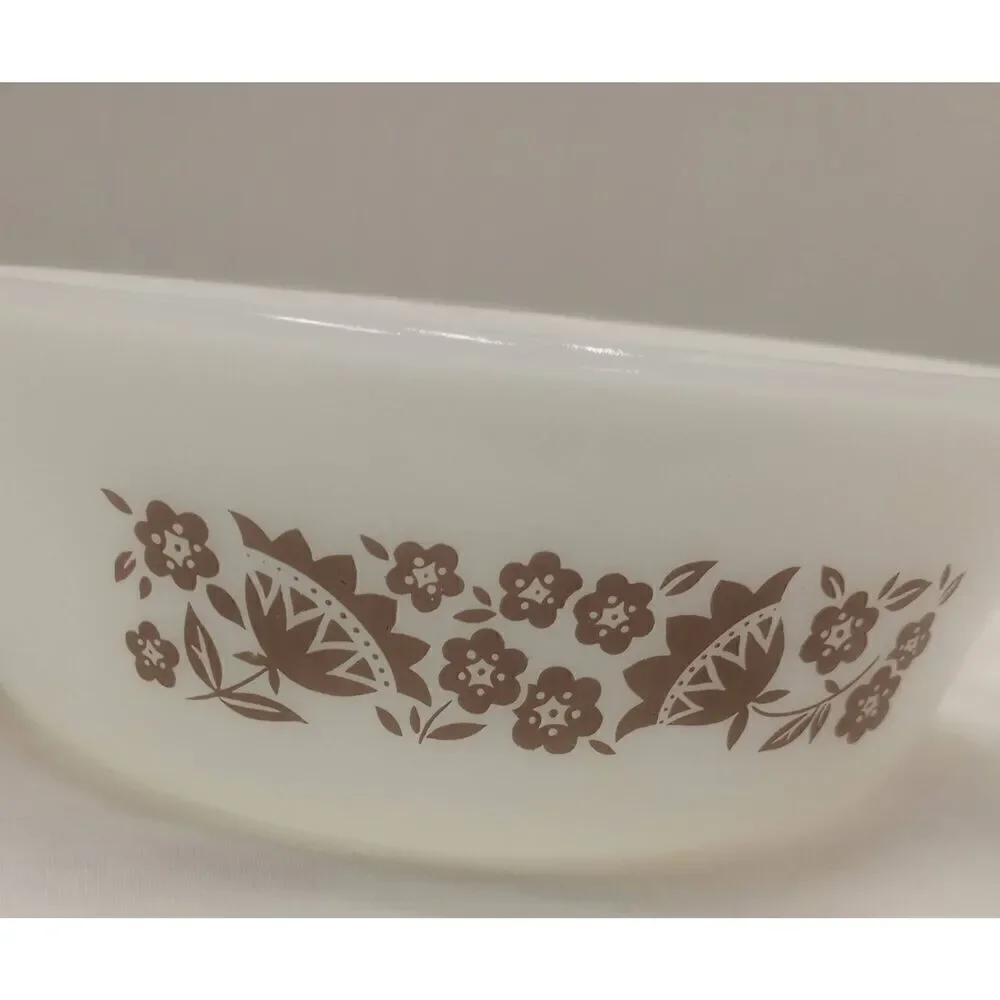 Vintage Glasbake 2 quart casserole / baking dish floral Brown pattern JS 810-77